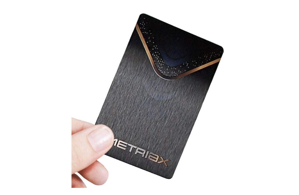 RFID-Karten-bedrucken-lassen-günstig-hochwertig-Druckoptionen-Veredelung-gebürsteter-Edelstahl-Metriax-NFC-Karten